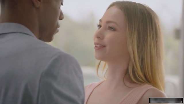 贱人给富豪老公戴绿帽 勾引黑人保镖 超级粉嫩逼居然放的下黑人的大鸡巴被操惨-绿奴性癖